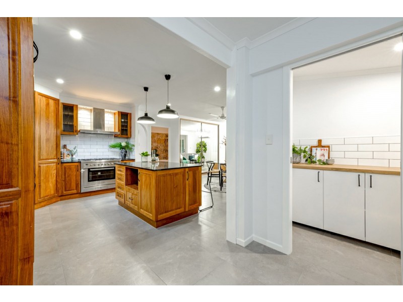 35 Junction Street, Edge Hill QLD 4870