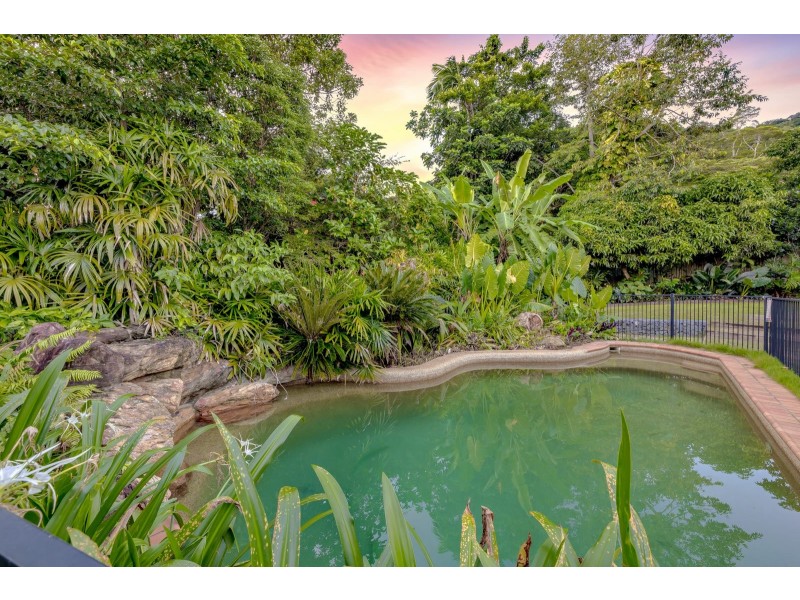 35 Junction Street, Edge Hill QLD 4870