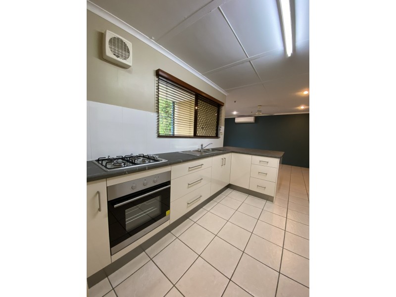 37 Hadrian Drive, Mooroobool QLD 4870