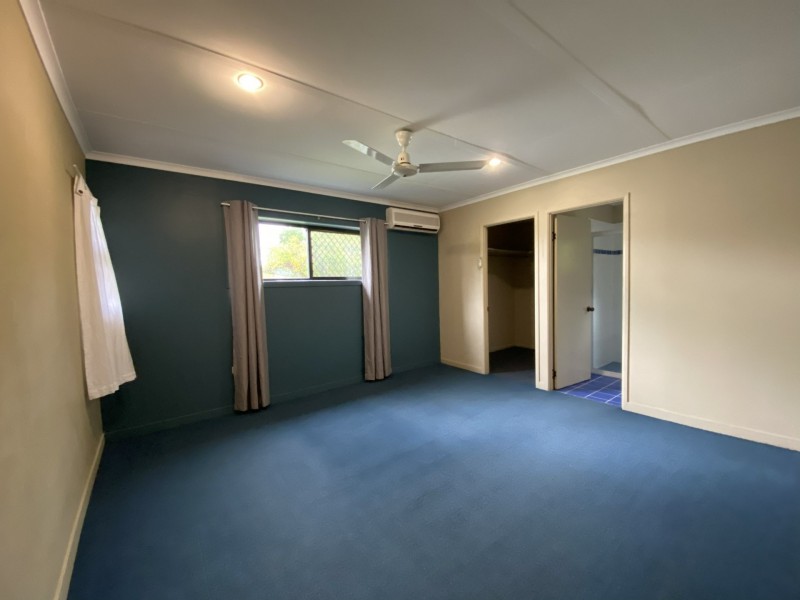 37 Hadrian Drive, Mooroobool QLD 4870