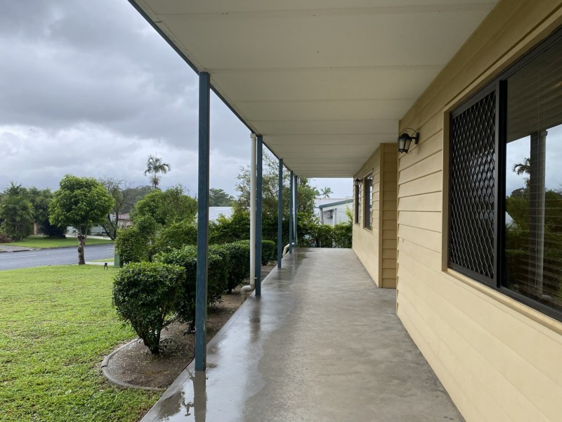 37 Hadrian Drive, Mooroobool QLD 4870