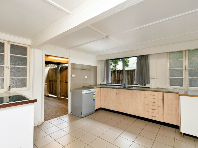 3/237 Lyons Street, Westcourt QLD 4870