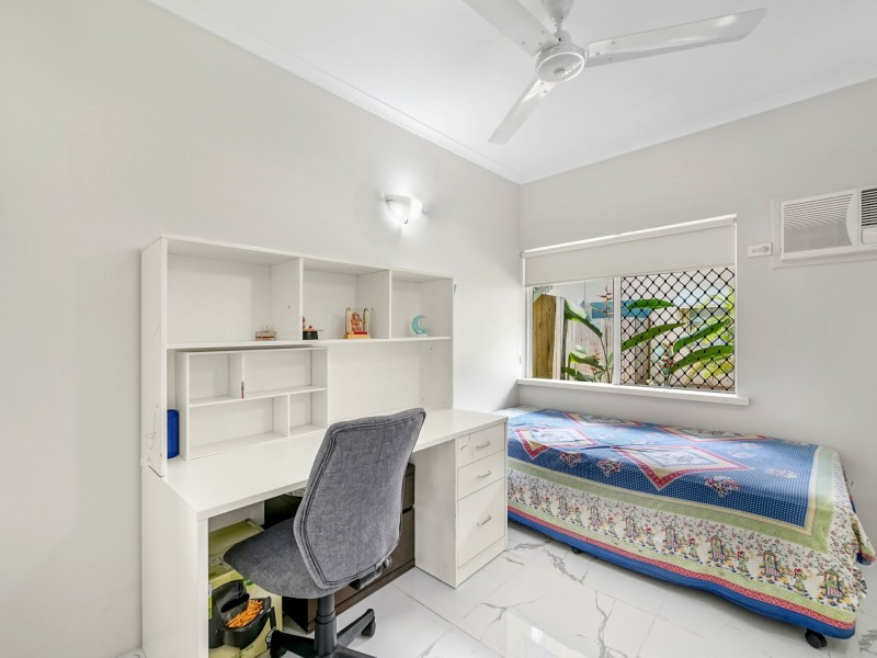 1/18 Rose Street, Westcourt QLD 4870