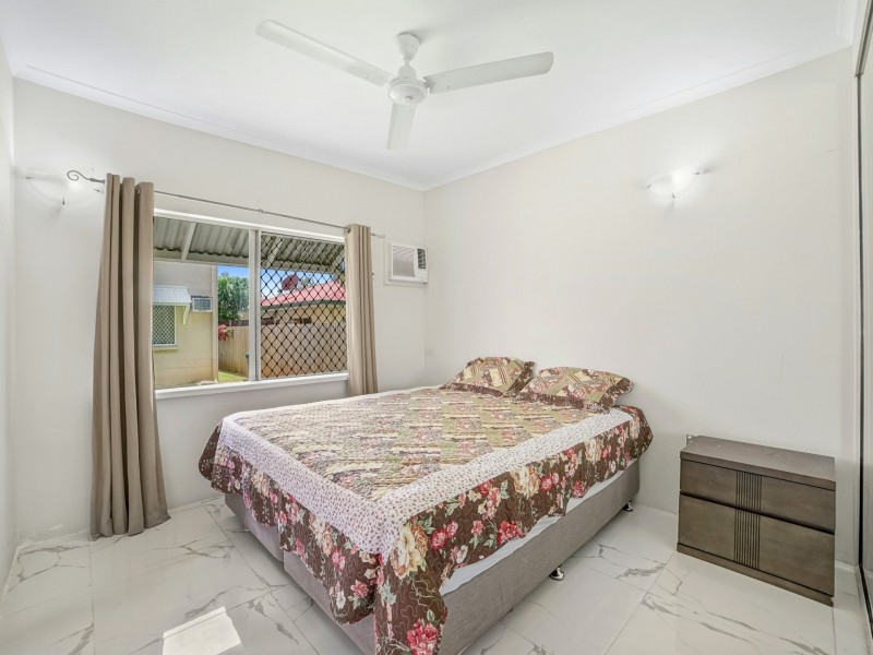 1/18 Rose Street, Westcourt QLD 4870