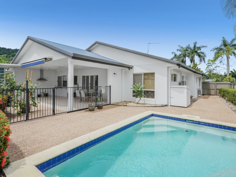 4 Aroona Street, Caravonica QLD 4878
