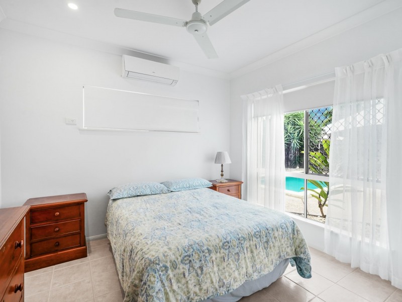 4 Aroona Street, Caravonica QLD 4878