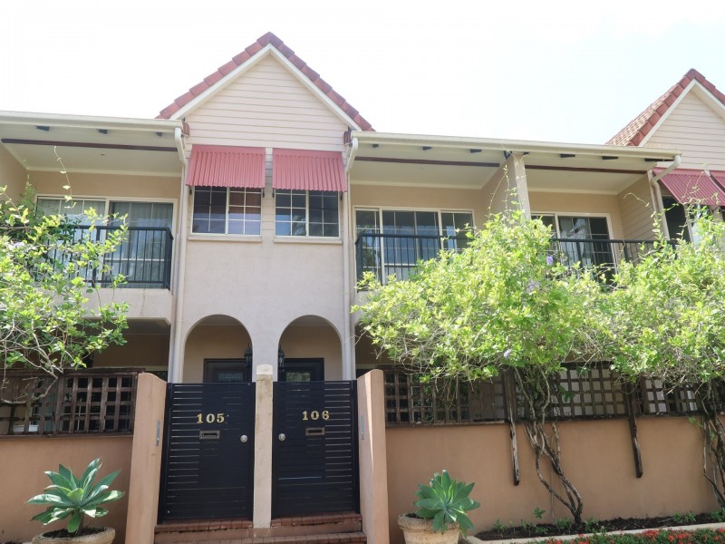 106/2 Greenslopes Street, Cairns North QLD 4870