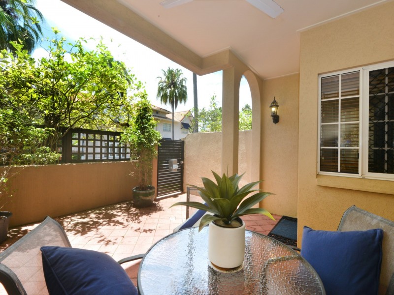 106/2 Greenslopes Street, Cairns North QLD 4870