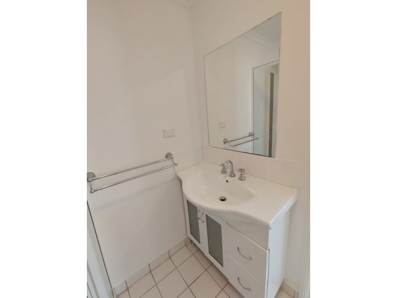 305/4 Grantala Street, Manoora QLD 4870