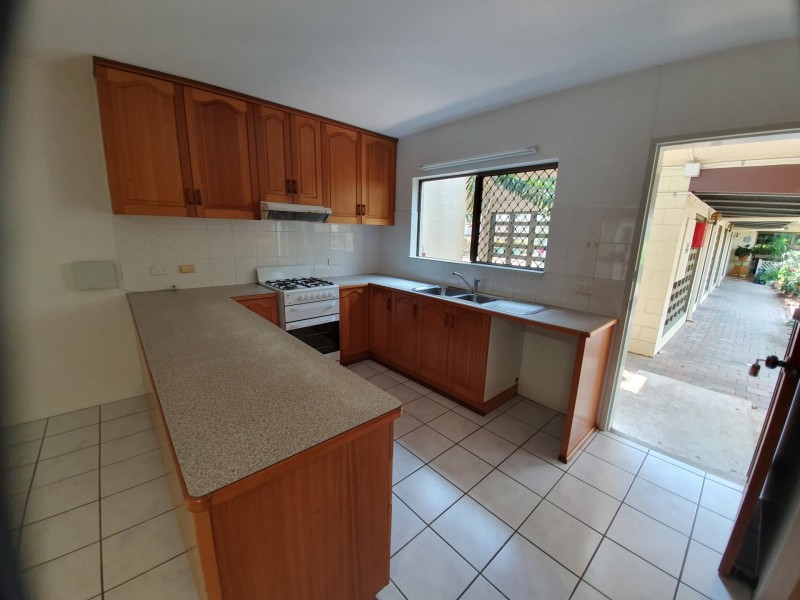 2/195 McLeod Street, Cairns North QLD 4870