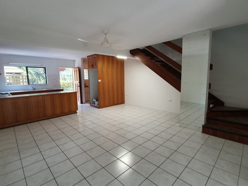 2/195 McLeod Street, Cairns North QLD 4870