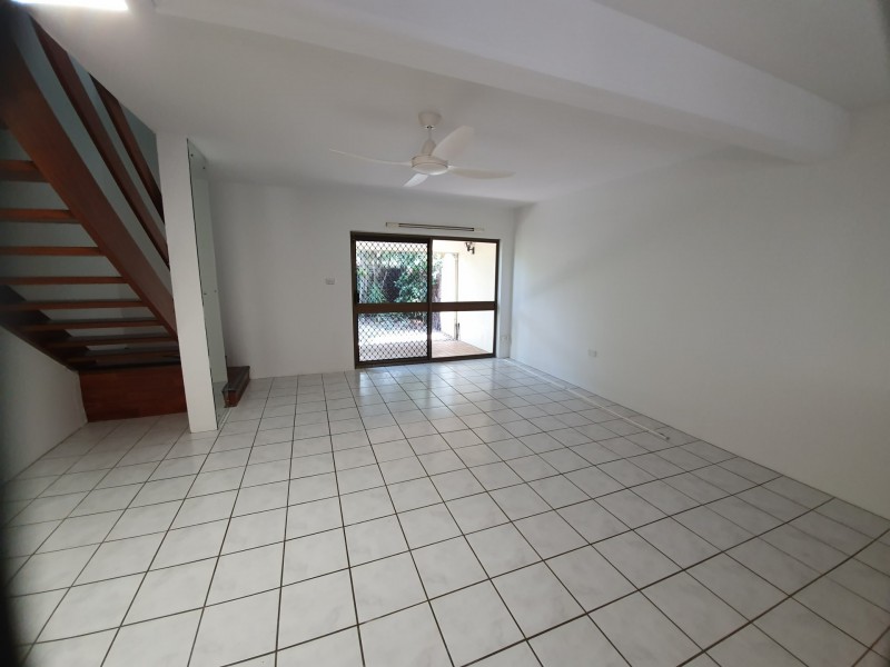 2/195 McLeod Street, Cairns North QLD 4870