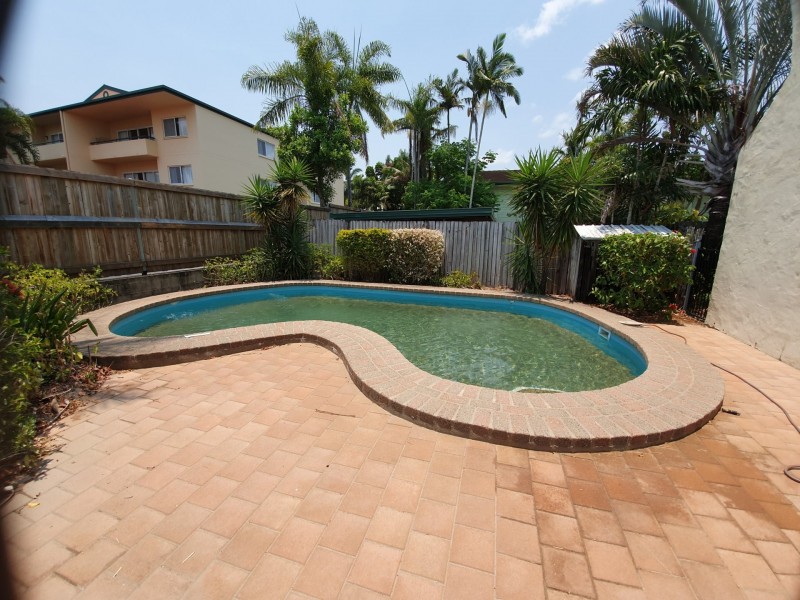 2/195 McLeod Street, Cairns North QLD 4870