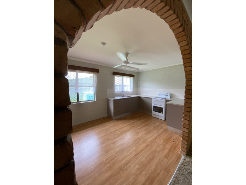 2/53 Hayward Street, Mooroobool QLD 4870