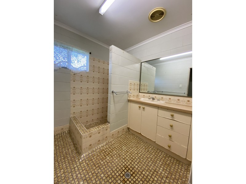 2/53 Hayward Street, Mooroobool QLD 4870