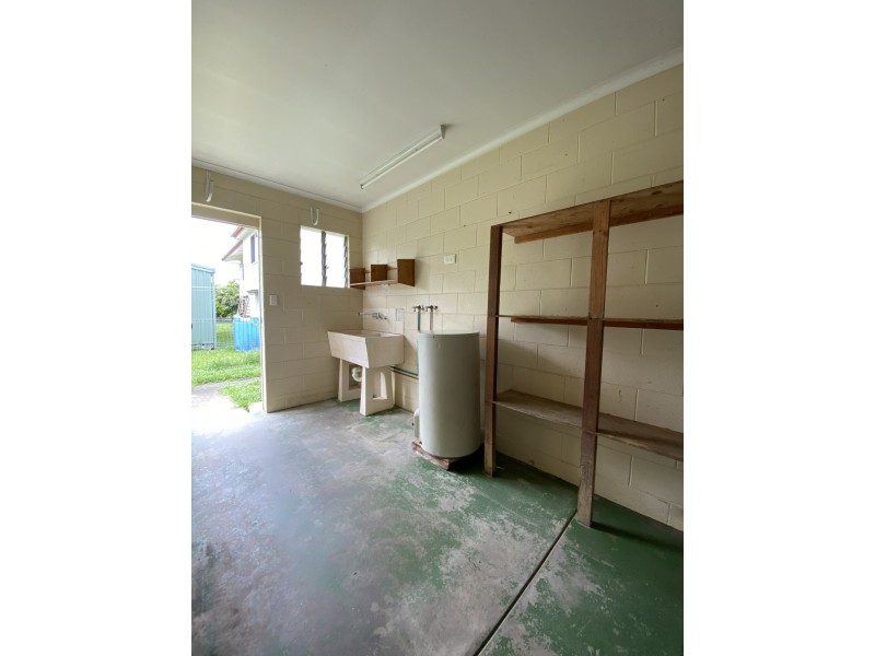 2/53 Hayward Street, Mooroobool QLD 4870