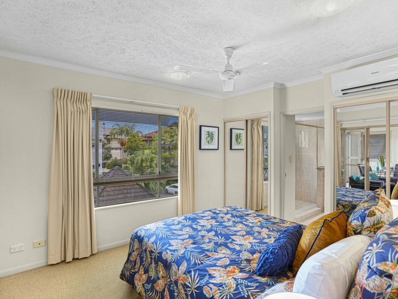 1319/2-10 Greenslopes Street, Cairns North QLD 4870