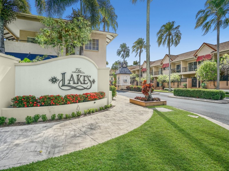 1319/2-10 Greenslopes Street, Cairns North QLD 4870