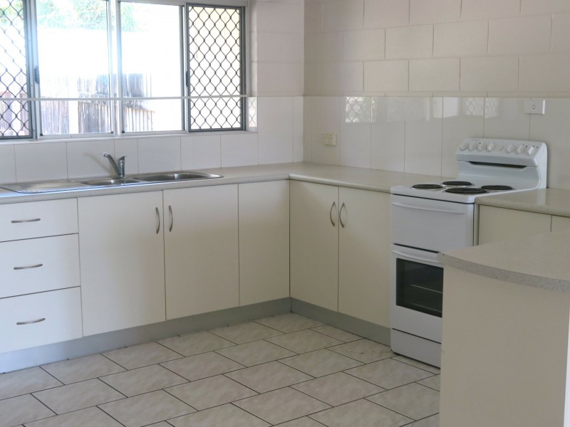 1/5 Angela Street, Woree QLD 4868