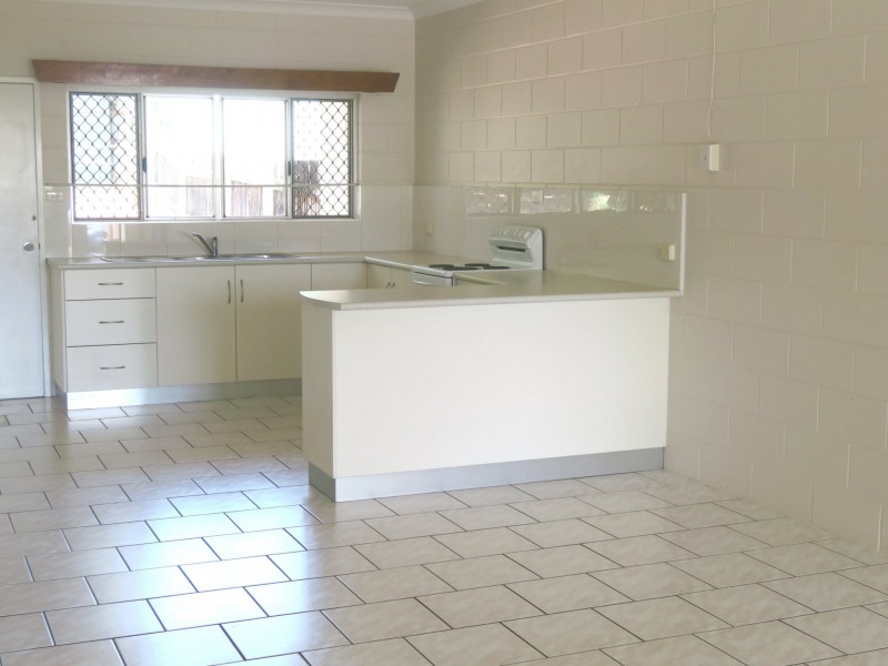 1/5 Angela Street, Woree QLD 4868