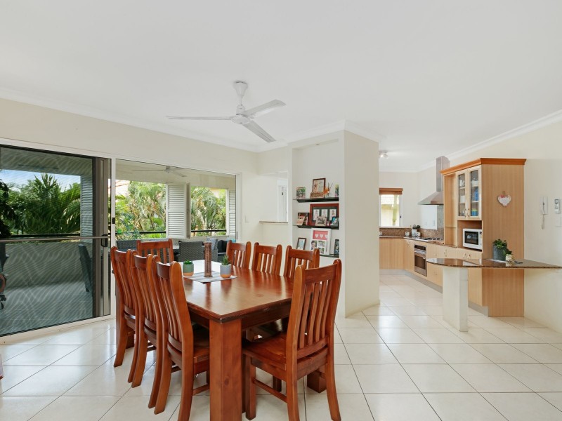 512/2 Greenslopes Street, Cairns North QLD 4870