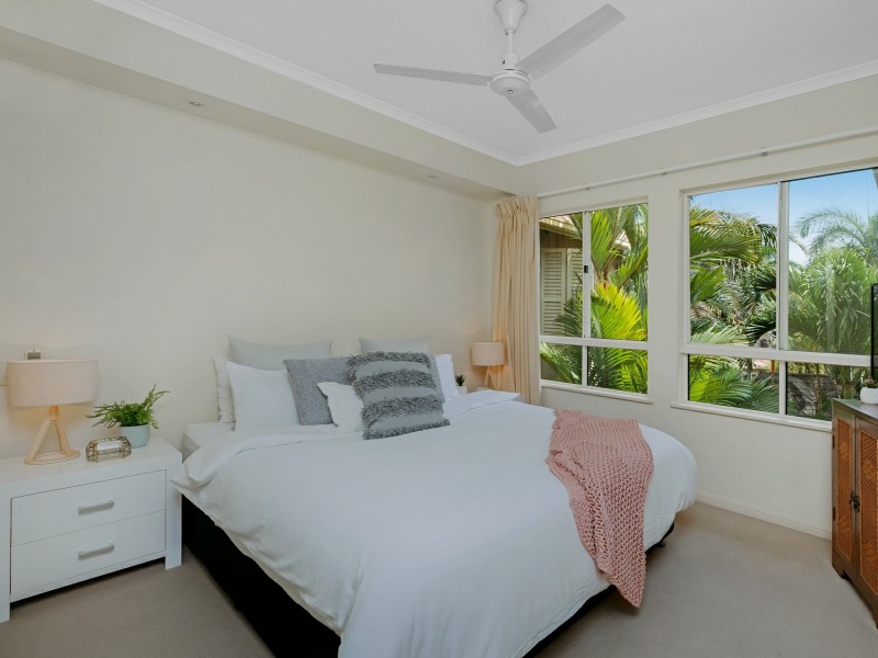 512/2 Greenslopes Street, Cairns North QLD 4870