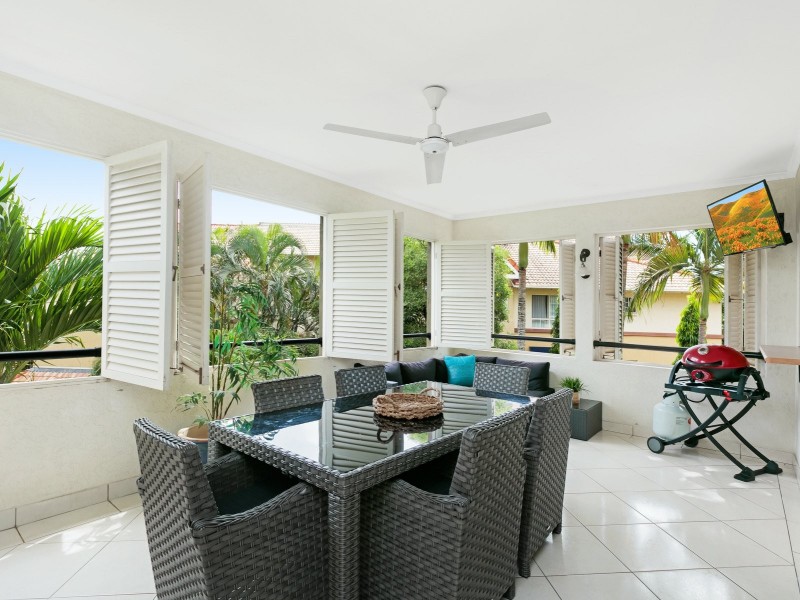 512/2 Greenslopes Street, Cairns North QLD 4870