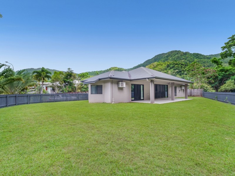 11 Stringer Close, Redlynch QLD 4870