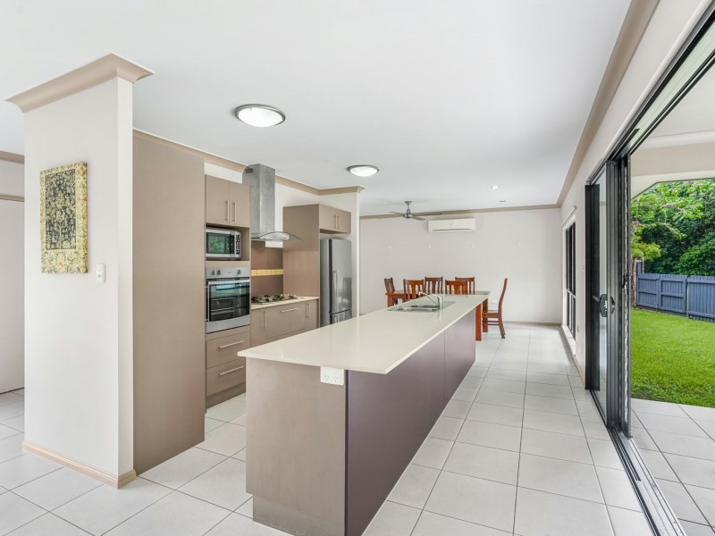 11 Stringer Close, Redlynch QLD 4870