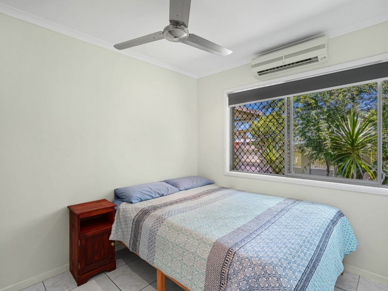 176 Greenslopes Street, Edge Hill QLD 4870