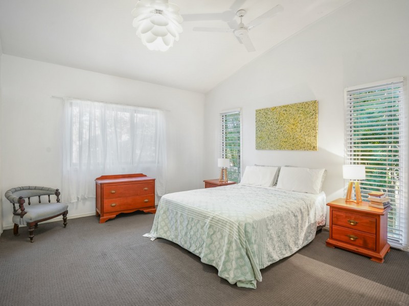 2-4 Raintree Place, Edge Hill QLD 4870