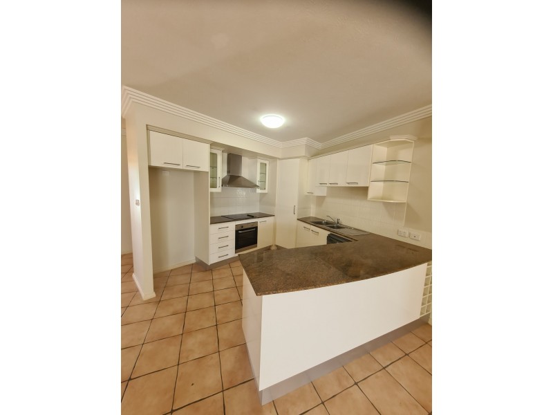 8/291 Esplanade, Cairns North QLD 4870