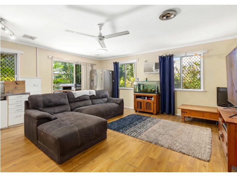 22 Henley Street, Earlville QLD 4870