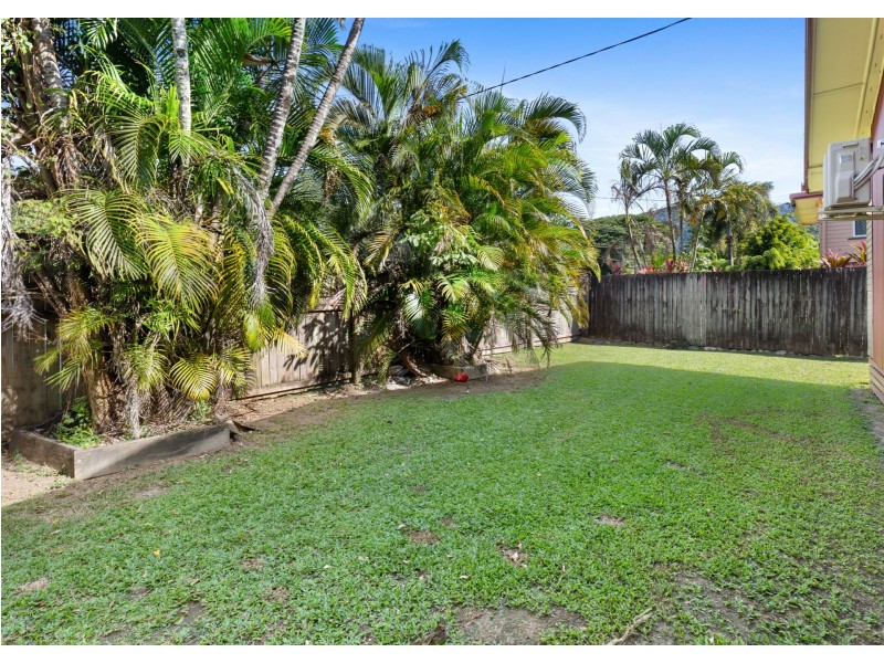 22 Henley Street, Earlville QLD 4870