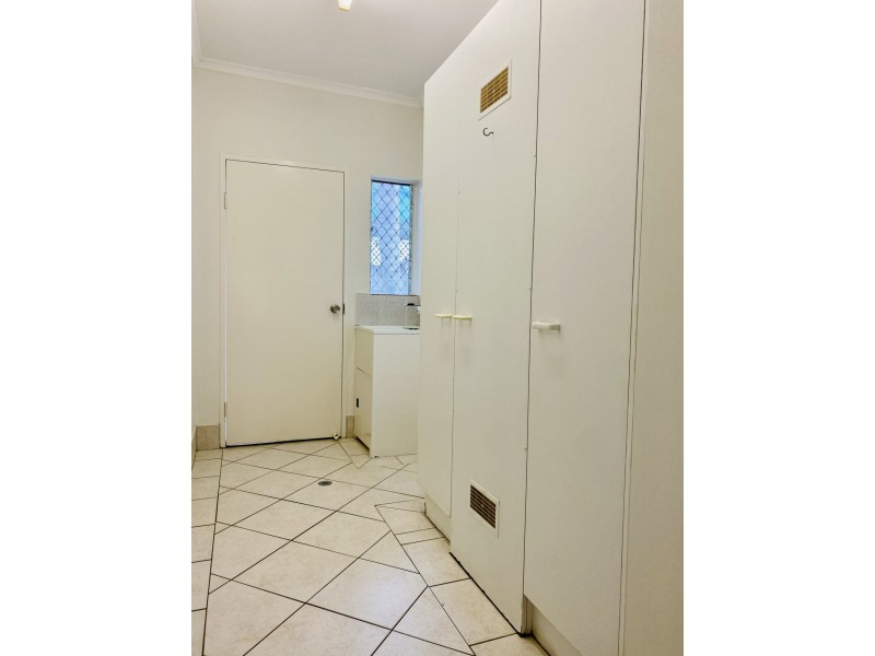 2 Orrell Close, Brinsmead QLD 4870