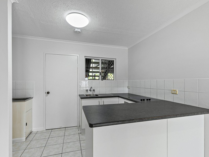 2/73-75 Toogood Road, Woree QLD 4868