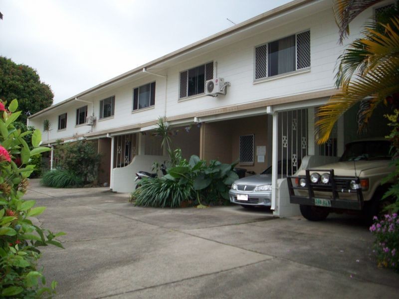 2/10 Crathern Close, Edge Hill QLD 4870