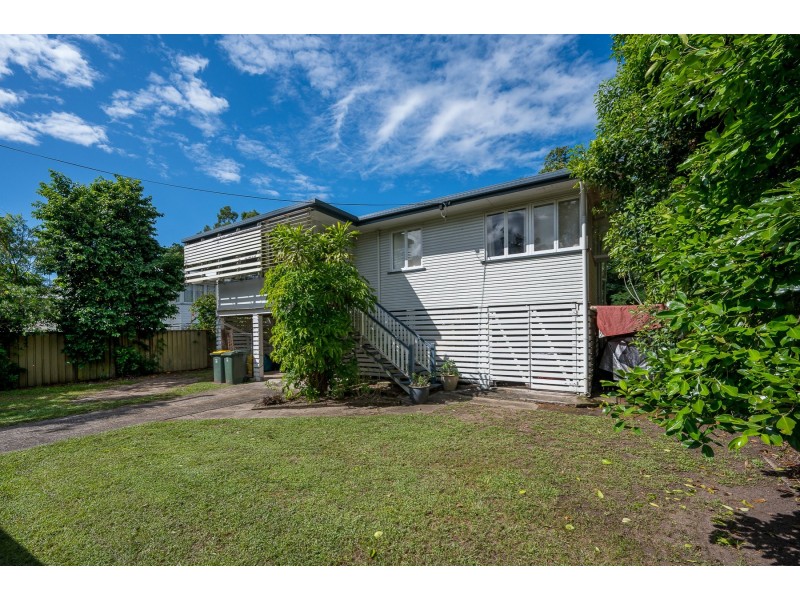 198 Pease Street, Manoora QLD 4870