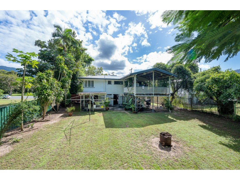 198 Pease Street, Manoora QLD 4870