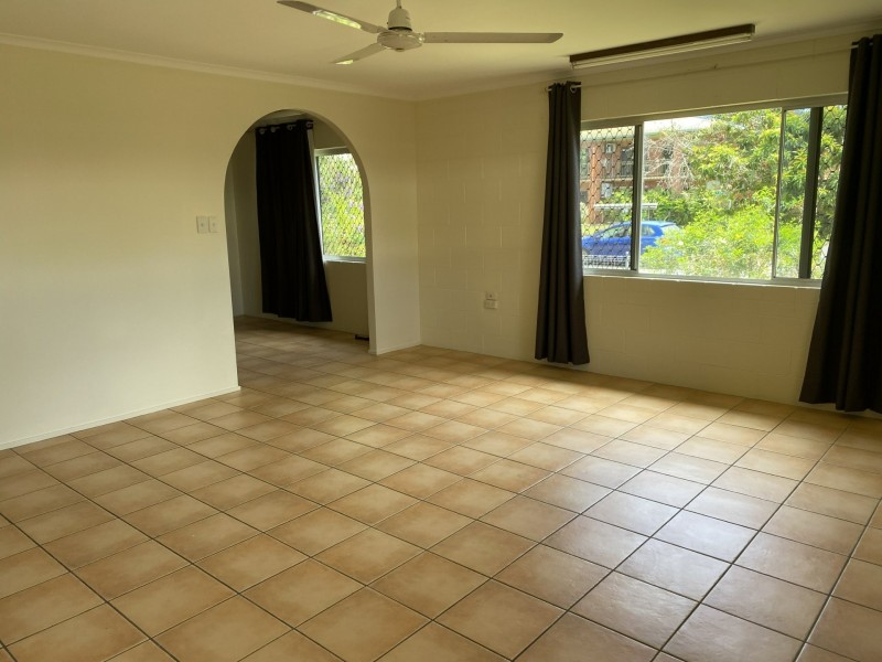 11 Jensen Street, Manoora QLD 4870