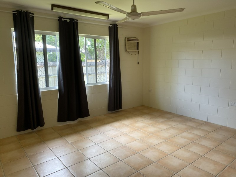 11 Jensen Street, Manoora QLD 4870