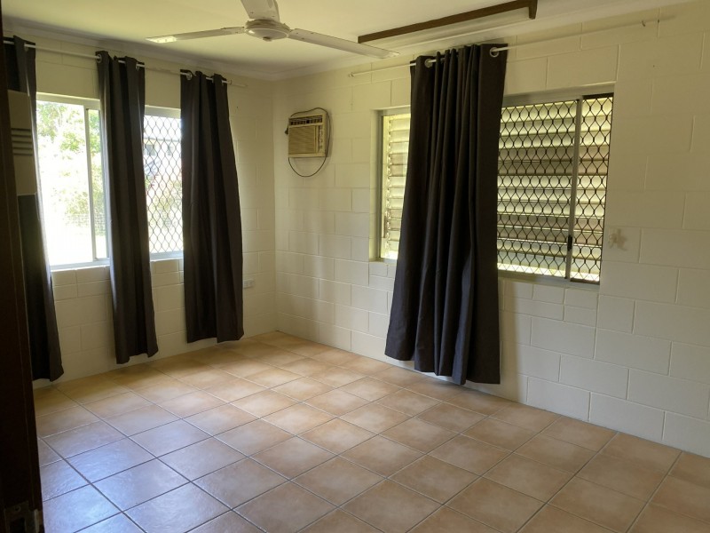 11 Jensen Street, Manoora QLD 4870