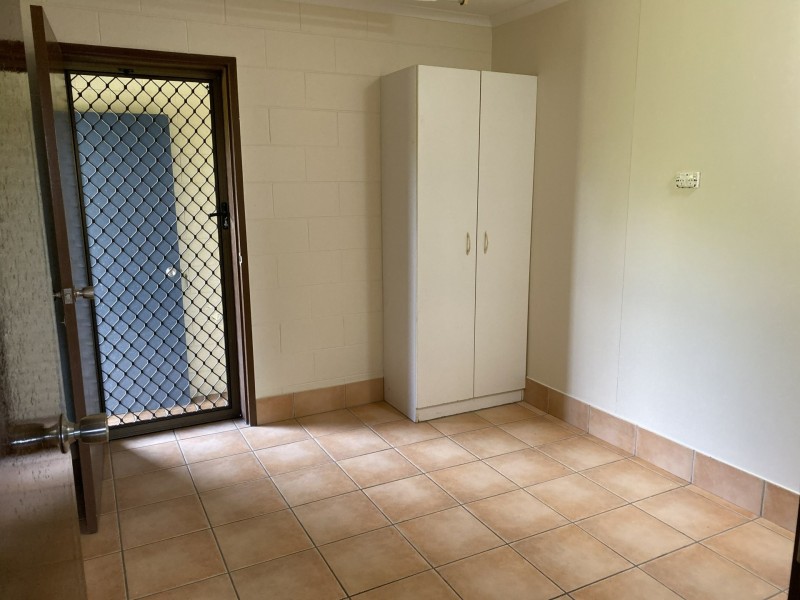 11 Jensen Street, Manoora QLD 4870