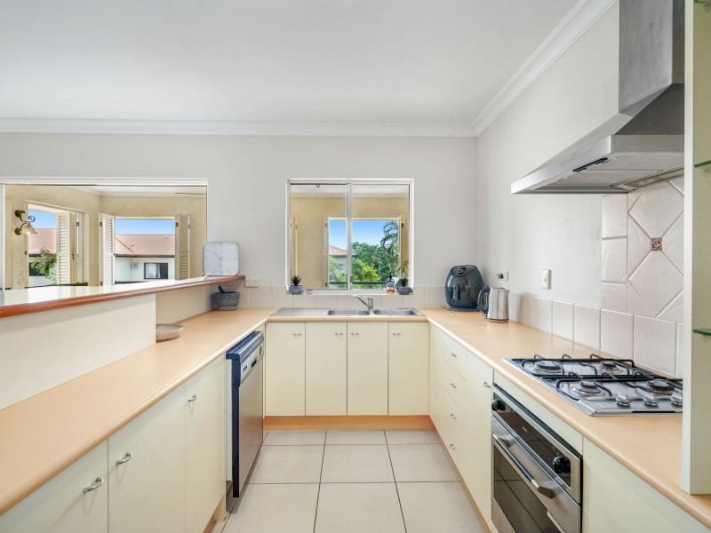 515/2 Greenslopes Street, Cairns North QLD 4870