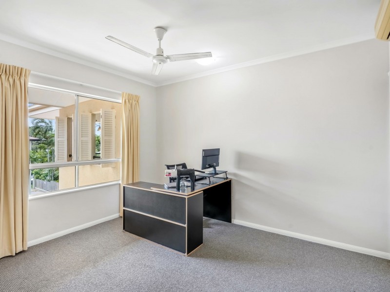 515/2 Greenslopes Street, Cairns North QLD 4870
