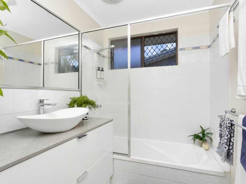 44 Loridan Drive, Brinsmead QLD 4870