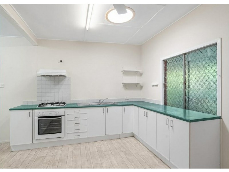 54 Waite Street, Machans Beach QLD 4878