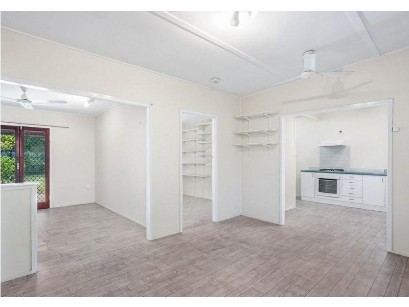 54 Waite Street, Machans Beach QLD 4878