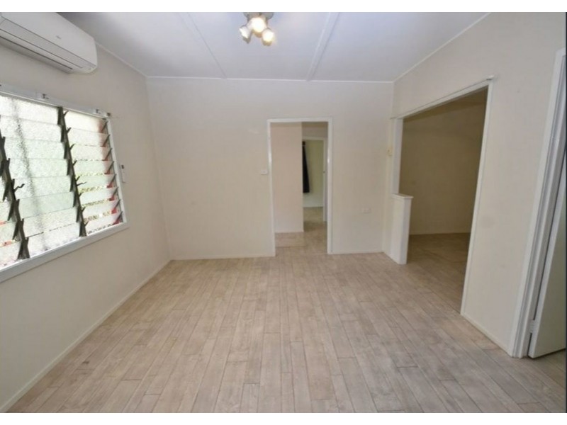 54 Waite Street, Machans Beach QLD 4878