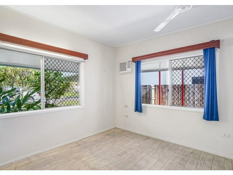 54 Waite Street, Machans Beach QLD 4878